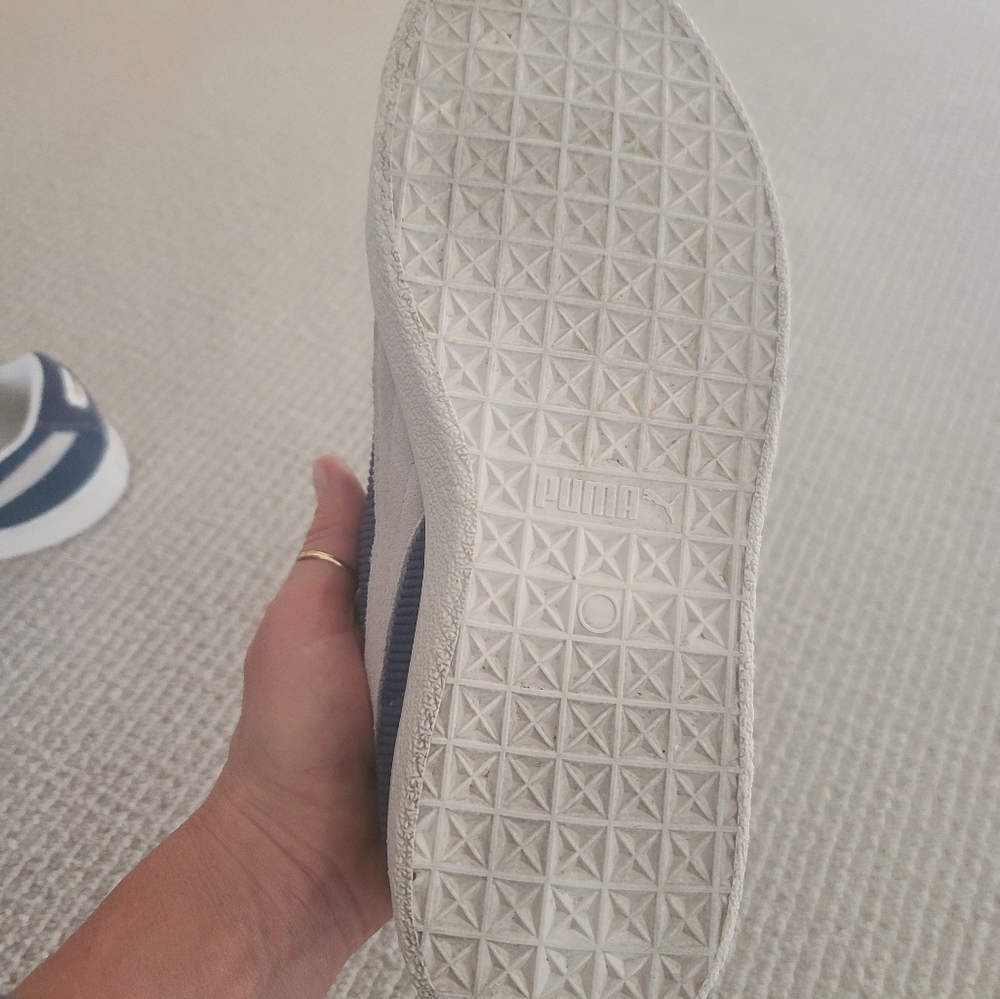 Sneakers - Picture 4 of 4